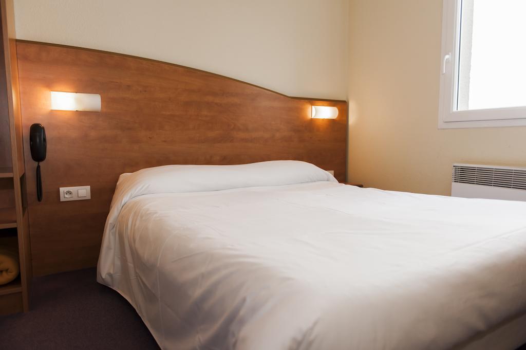 Armony Hotel Bourg-Achard Ngoại thất bức ảnh