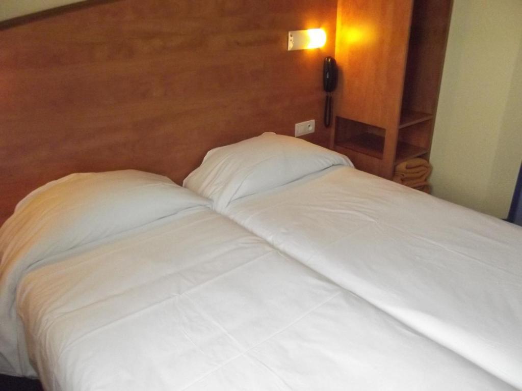 Armony Hotel Bourg-Achard Phòng bức ảnh