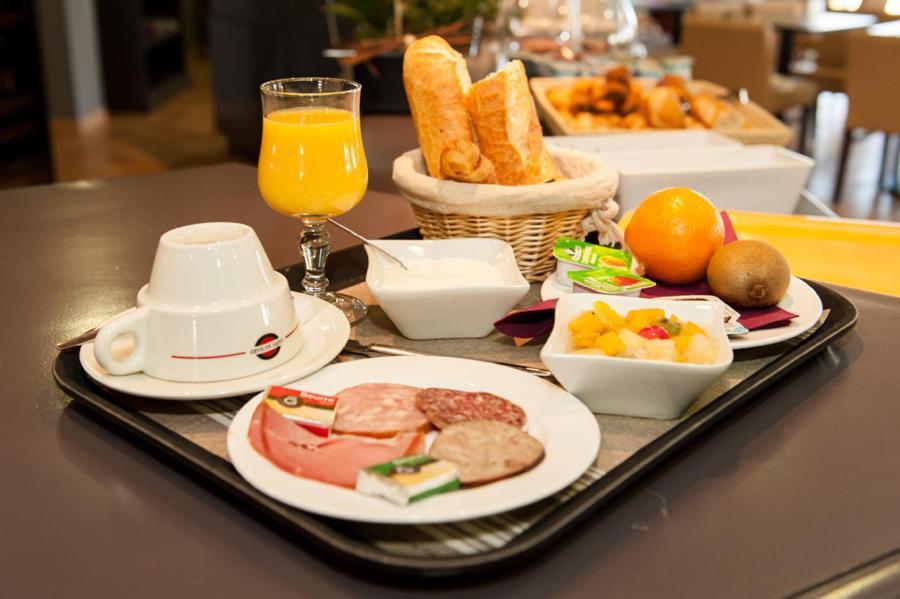 Armony Hotel Bourg-Achard Ngoại thất bức ảnh