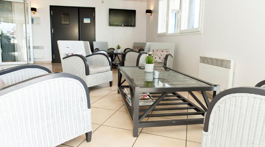 Armony Hotel Bourg-Achard Ngoại thất bức ảnh