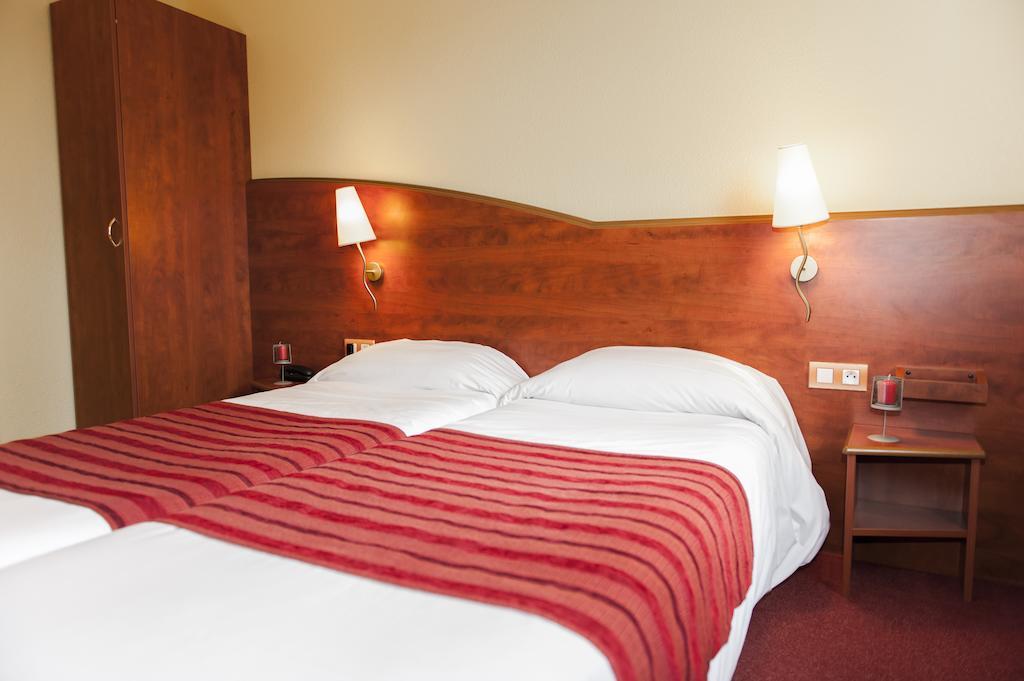 Armony Hotel Bourg-Achard Ngoại thất bức ảnh
