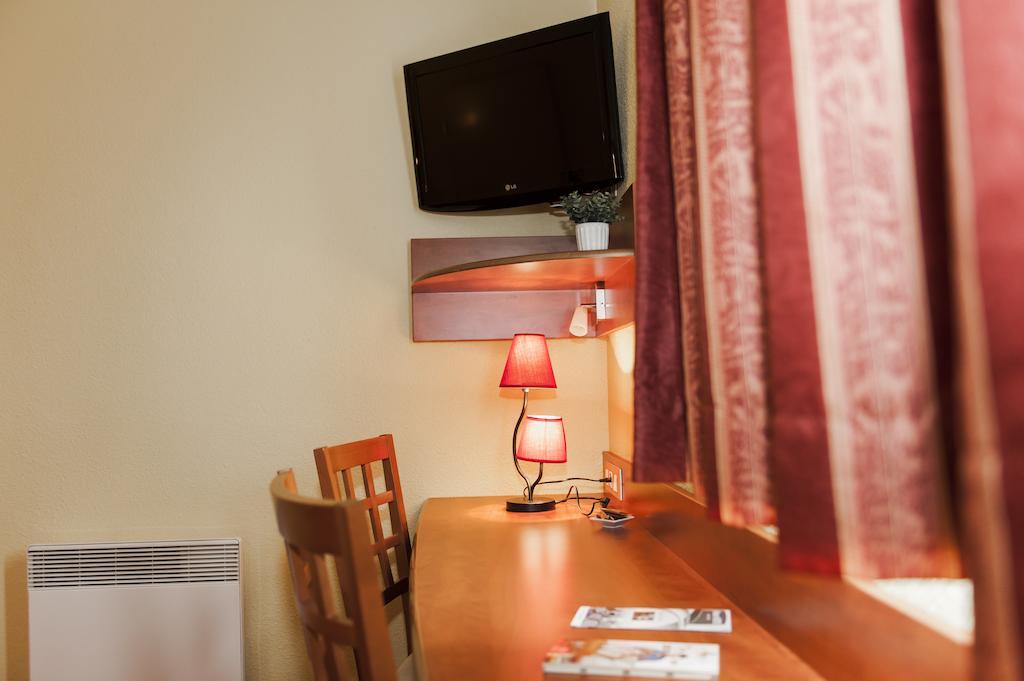 Armony Hotel Bourg-Achard Ngoại thất bức ảnh